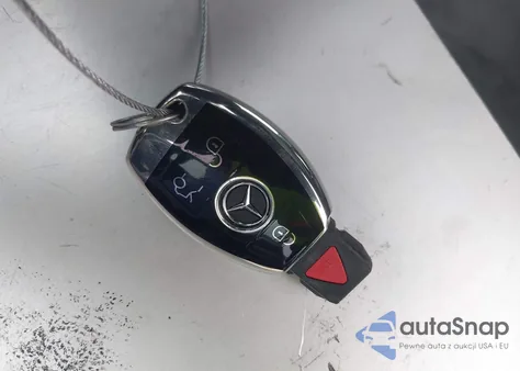 2015 Mercedes-Benz C 250 из США, поврежденный, VIN WDDGJ4HB7FG385443